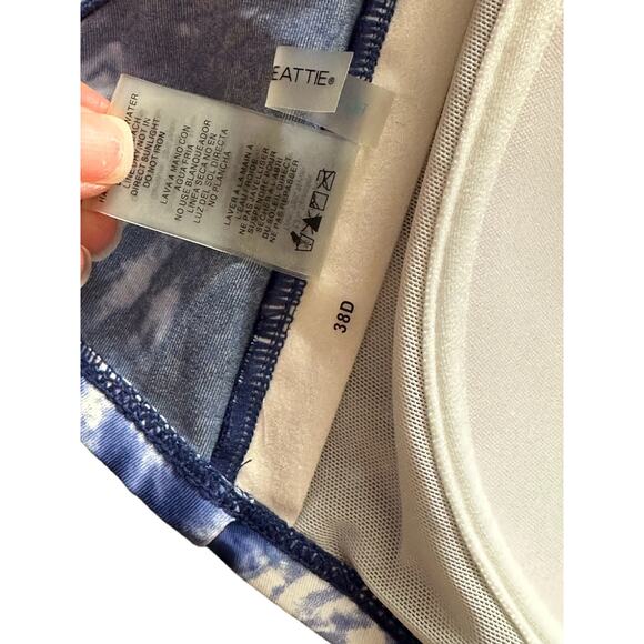 NWOT  Bleu Rod Beattie Womens Tie Dye Bikini 38D TOP ONLY. - Picture 4 of 5